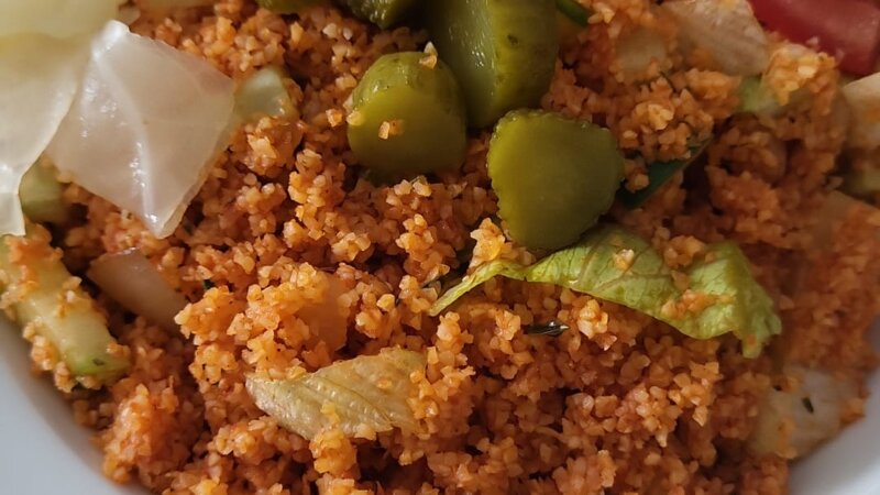 Vegetarische Bulgursalade (Kisir)