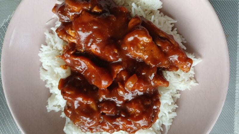Slowcooked Pangang van kippendijen