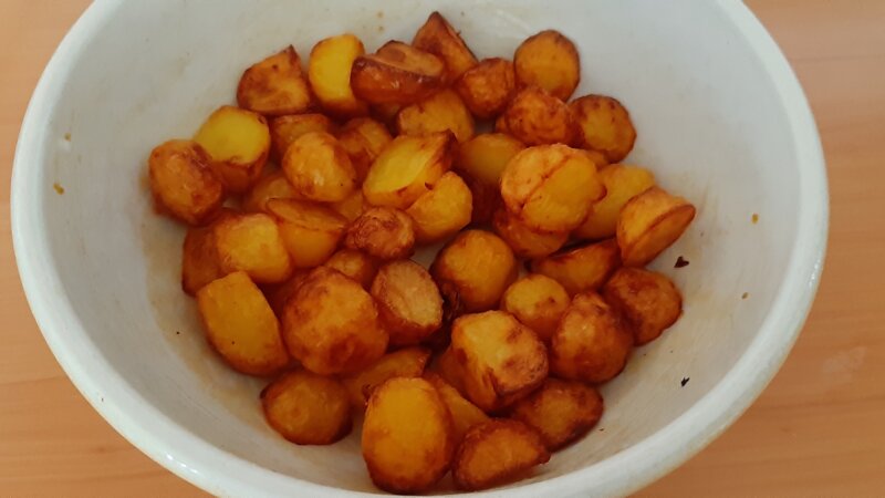 Krokante aardappeltjes met knoflook, honing & mosterd uit de airfryer