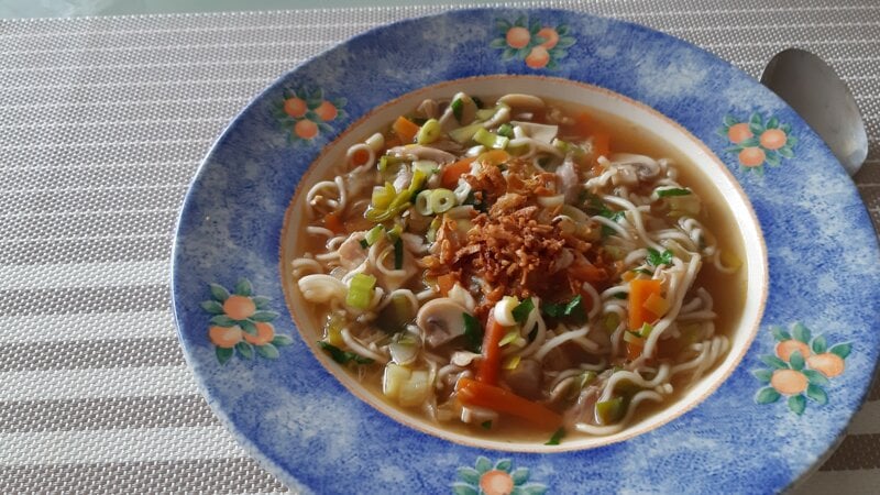 Aziatische " BahMie " soep uit  de slowcooker