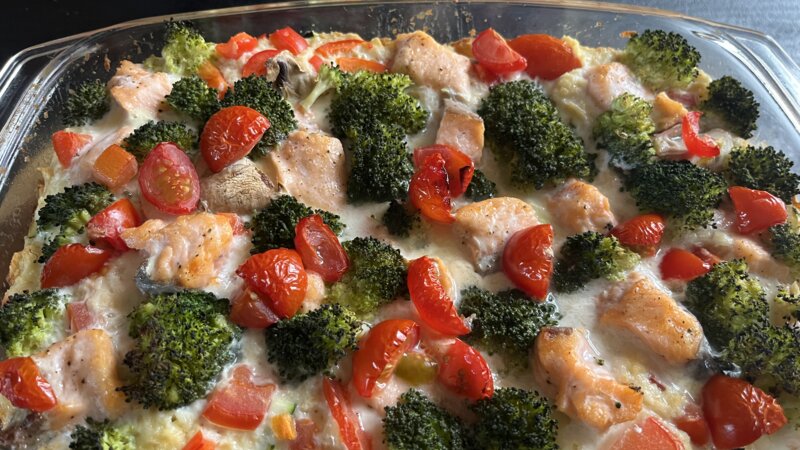 Broccoli Broodtaart met zalm en kerstomaatjes