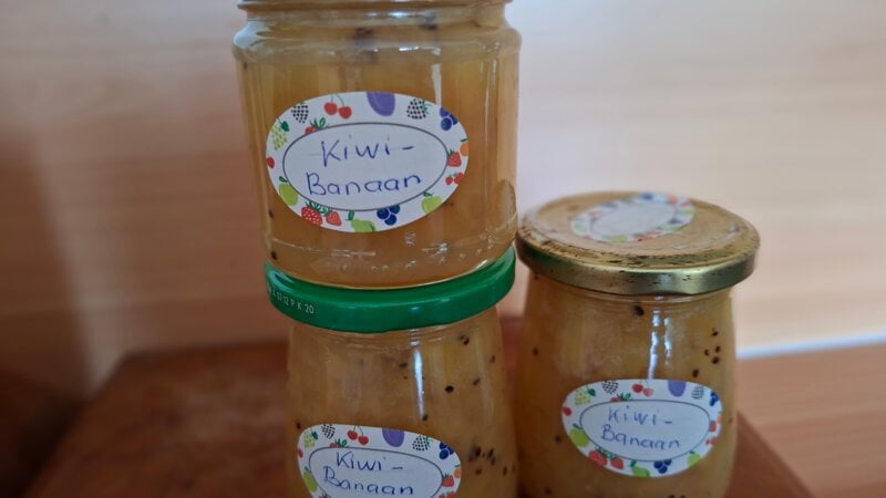 Kiwi-bananenjam met sinaasappel