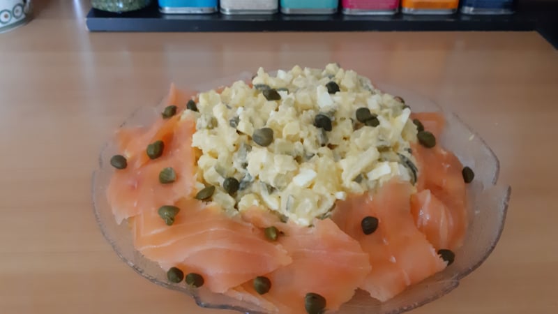 Aardappelsalade met gerookte zalm