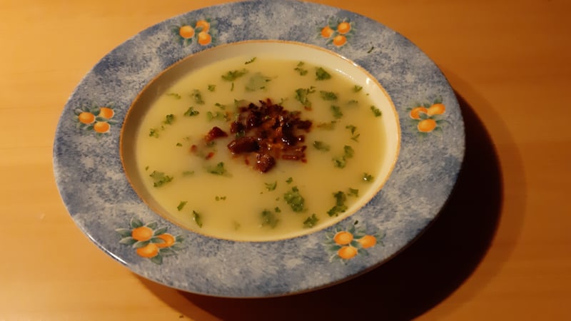 Heerlijke bloemkoolsoep met chorizokruimels