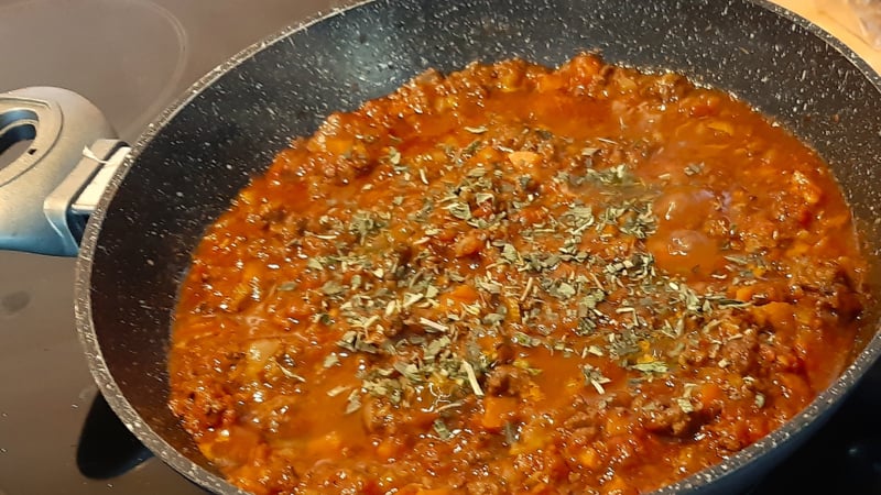 Bolognesesaus naar Italiaans recept uit slowcooker of pan