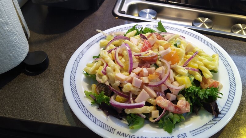 Gerookte kip pasta salade
