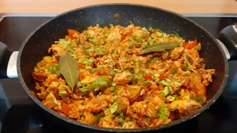 Jambalaya met kip, chorizo en groenten, zonder pakjes en/of zakjes
