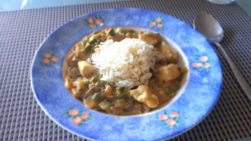 Lekkere kipfilet kokos curry met veel groenten