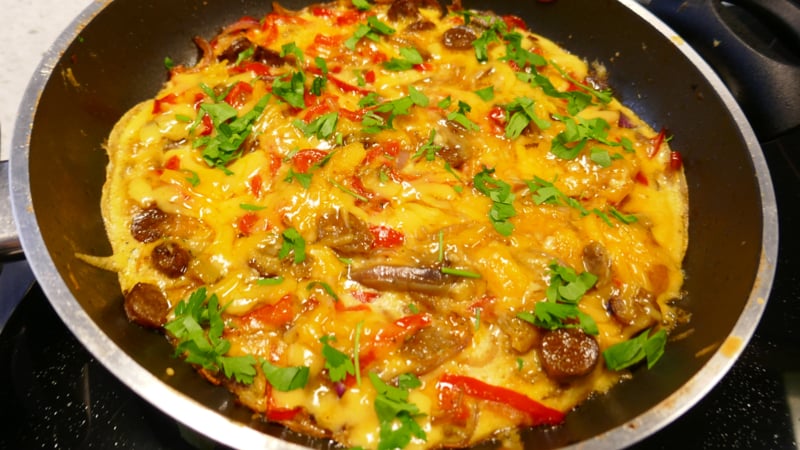 Spaanse Omelet met gekruide runderworst en puntpaprika