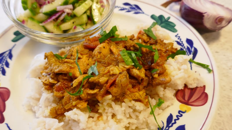 Kruidige Kippendijen uit India in de slowcooker
