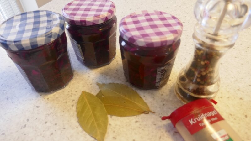 Zoet-zuur van rode kool ( pickels )