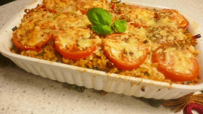 Italiaanse macaroni ovenschotel met gehakt en veel groente