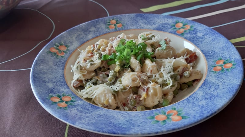 Orecchiette met doperwten en krokante baconreepjes