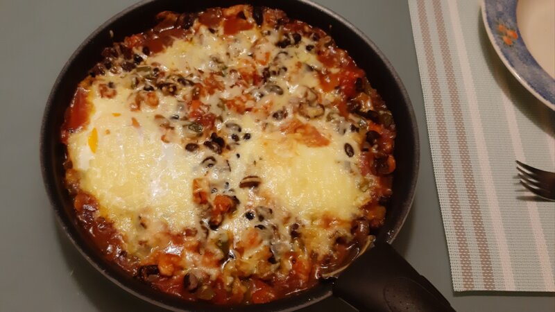 Shakshuka met zwarte bonen uit de oven