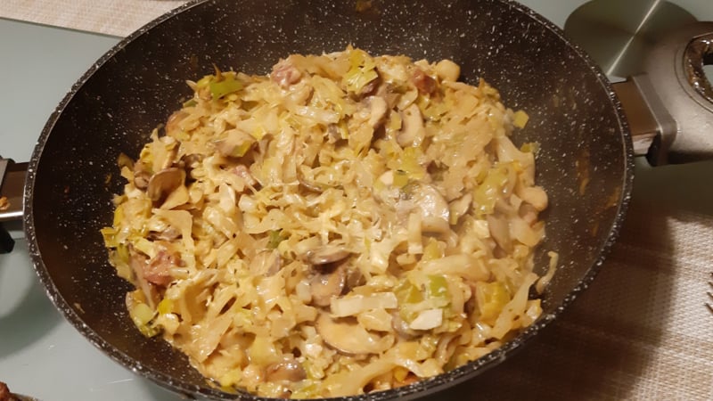 Spitskool met prei en champignons