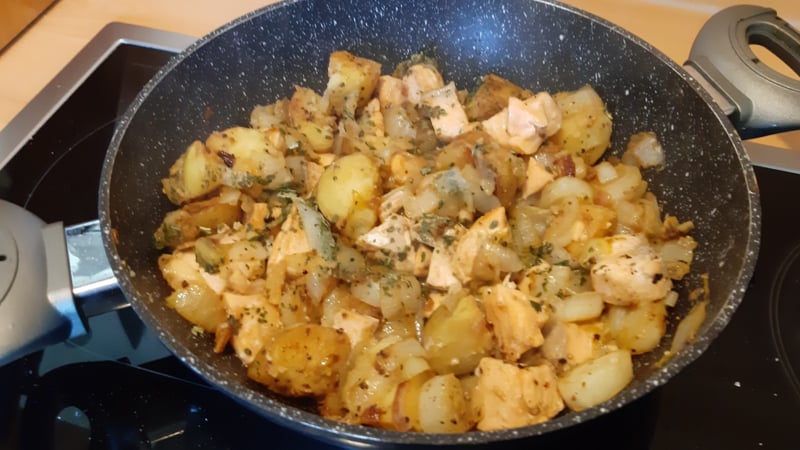 Witlof met krieltjes en zalm uit de wok