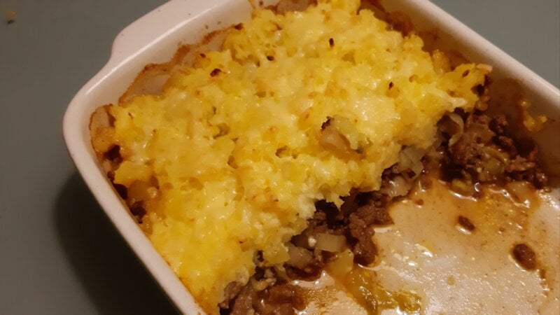 Gegratineerde ovenschotel witlof met shoarmagehakt en aardappelstamp