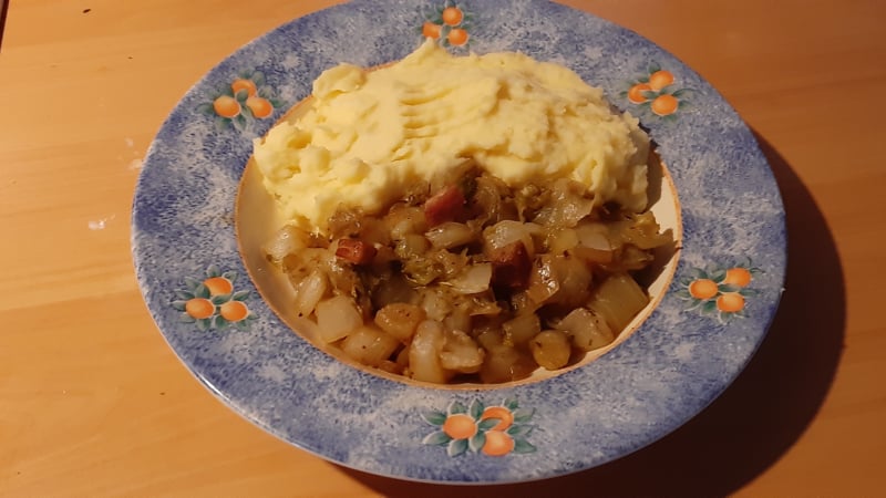 Roergebakken witlof met spekjes en mosterdpuree
