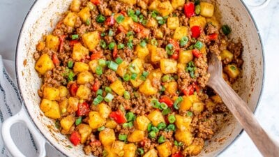 Eenpansgerechten met rundergehakt en aardappeltjes