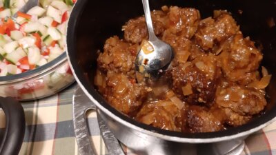 Chinese gehaktballetjes in een hele lekkere saus