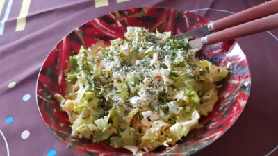 Andijviesalade met eieren en mosterddressing