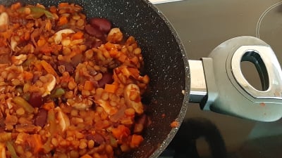 Pittige Chili met paddenstoelen en twee soorten bonen