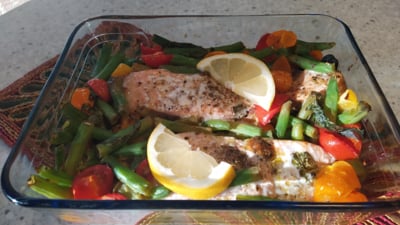 Ovenschotel met zalm, cherrytomaatjes en sperziebonen