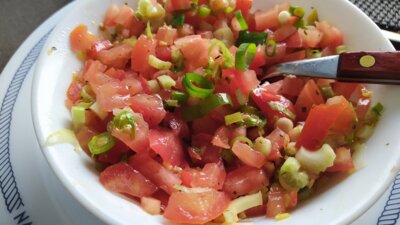 Eenvoudige tomatensalade