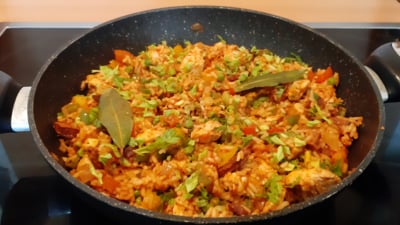 Jambalaya met kip, chorizo en groenten, zonder pakjes en/of zakjes