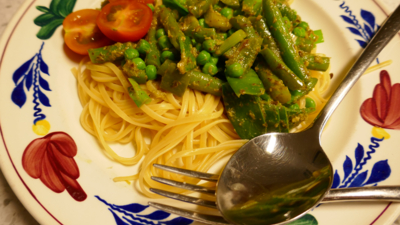 Liguine met groene groentjes en pesto