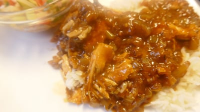 Surinaamse kippendijen uit de slowcooker
