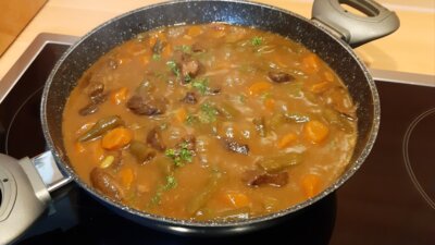 Zalige rundvleesstoofpot met groenten en appelstroop