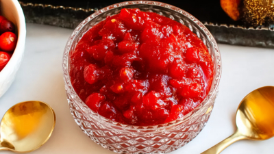 Saus van gember, peer en cranberries