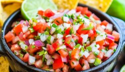Authentieke Mexicaanse salsa Pico de Gallo