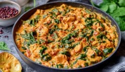 Chicken saag - Indiase curry met kip en spinazie