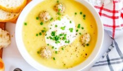 Koolrabisoep met prei en kaas/gehaktballetjes