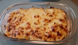Lekkere bloemkoolschotel met champignons, prei en kaas-béchamelsaus
