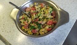 Pasta salade met avocado dressing