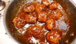 Gehaktballetjes in pittige jus