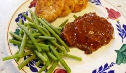 Bieflapje à la minute in een rode wijn peper tomatensaus