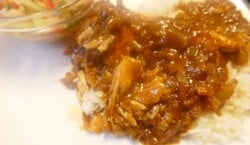 Surinaamse kippendijen uit de slowcooker