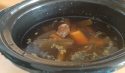 Runderbouillon uit de slowcooker