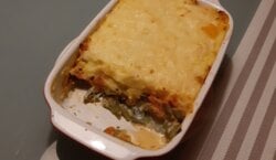 Snijbonenschotel met tomaat en romige puree